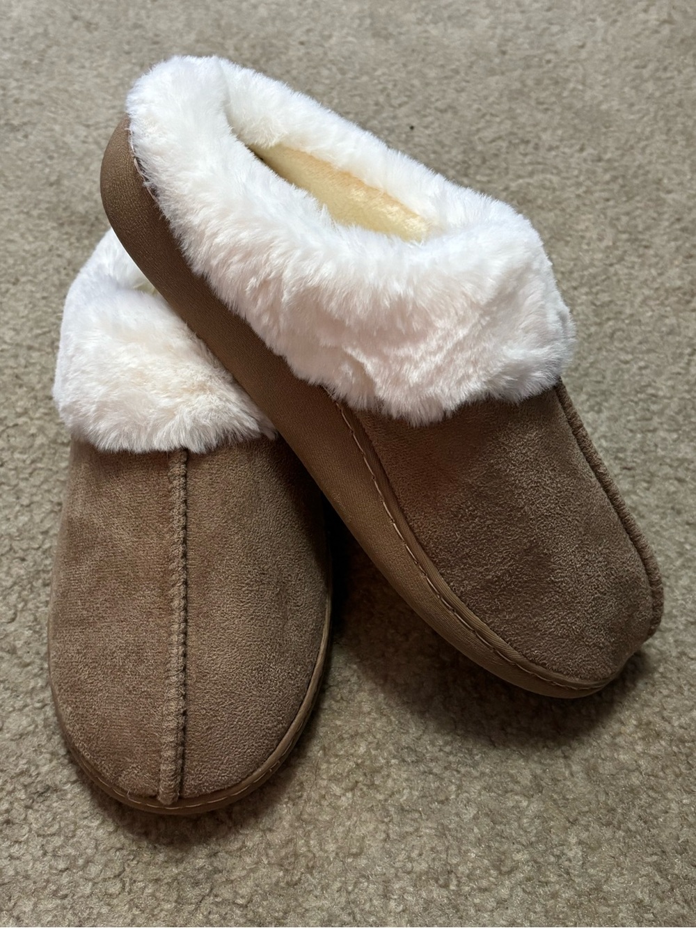 Cozy Women's Faux-Suede Slipper with Plush White Collar - Brown